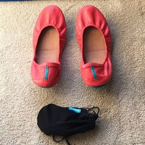 Limited edition poppy adult Tieks